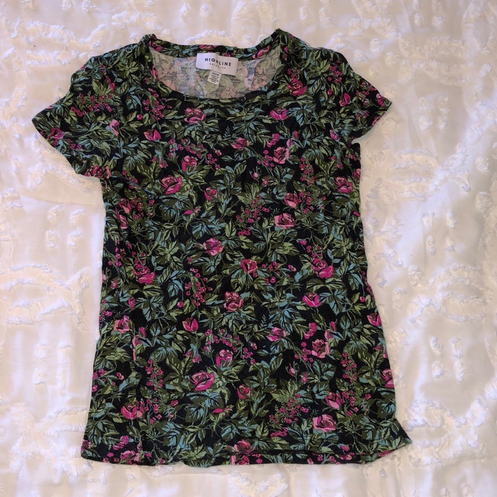 Lightly worn, super soft Highline T-shirt